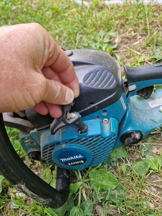 Drujba Makita EA3201S benzina