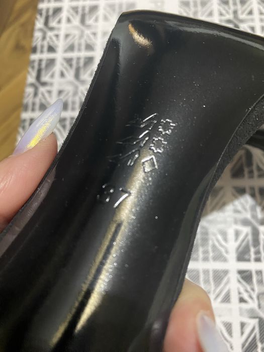 Sandale din piele intoarsă, size 37