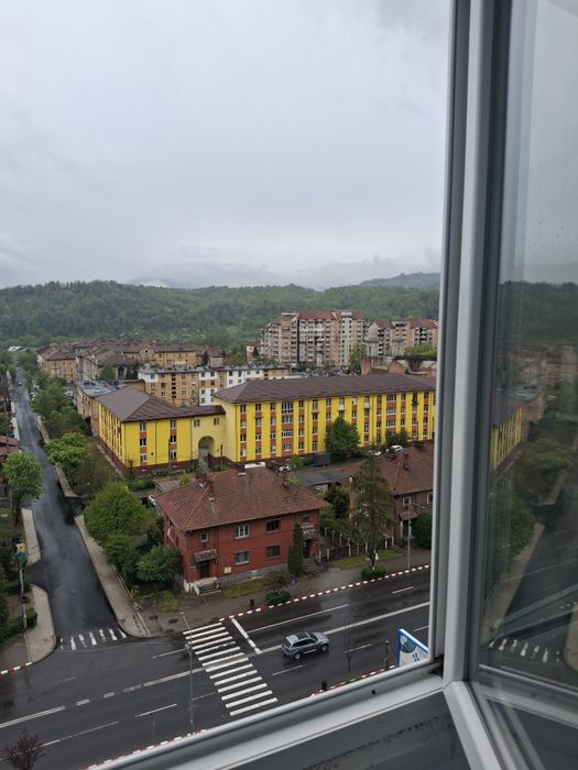 Inchiriez sau [ Vand ]apartament doua camere zona centrala