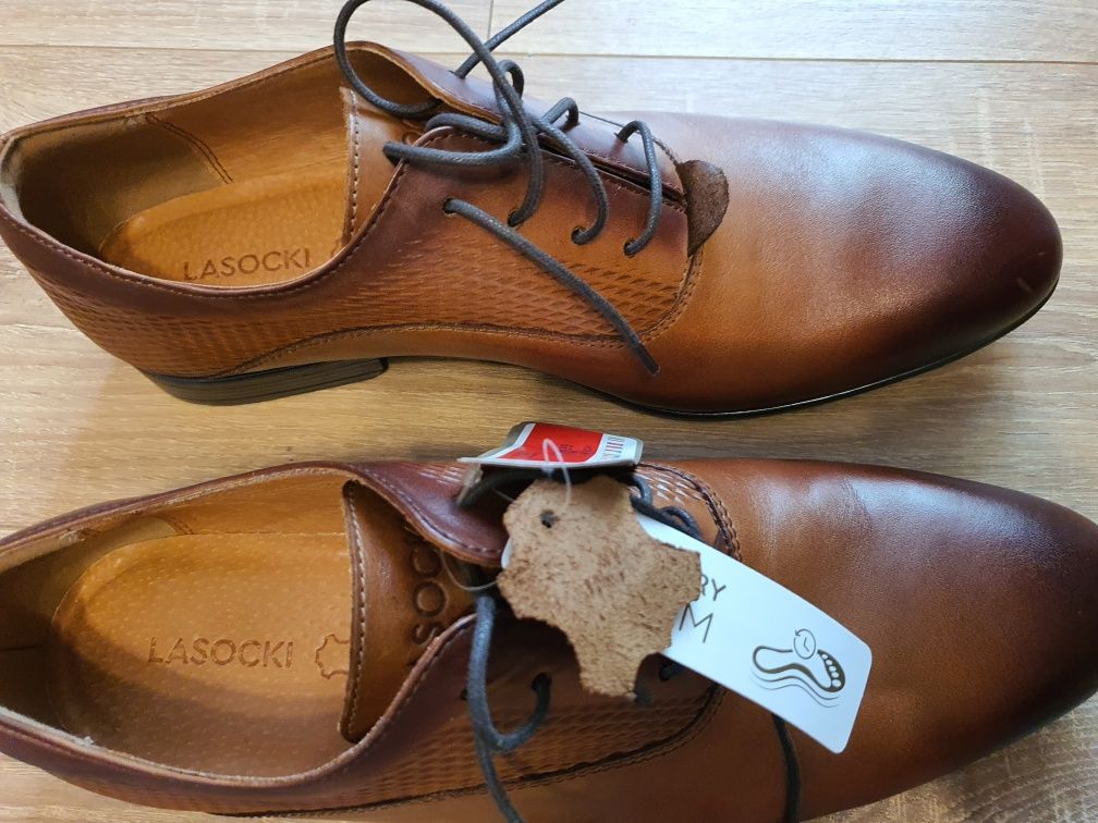 Pantofi piele bărbătești Lasocki • OLX.ro