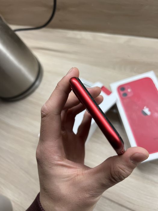 iPhone 11 128гигабайт Product Red