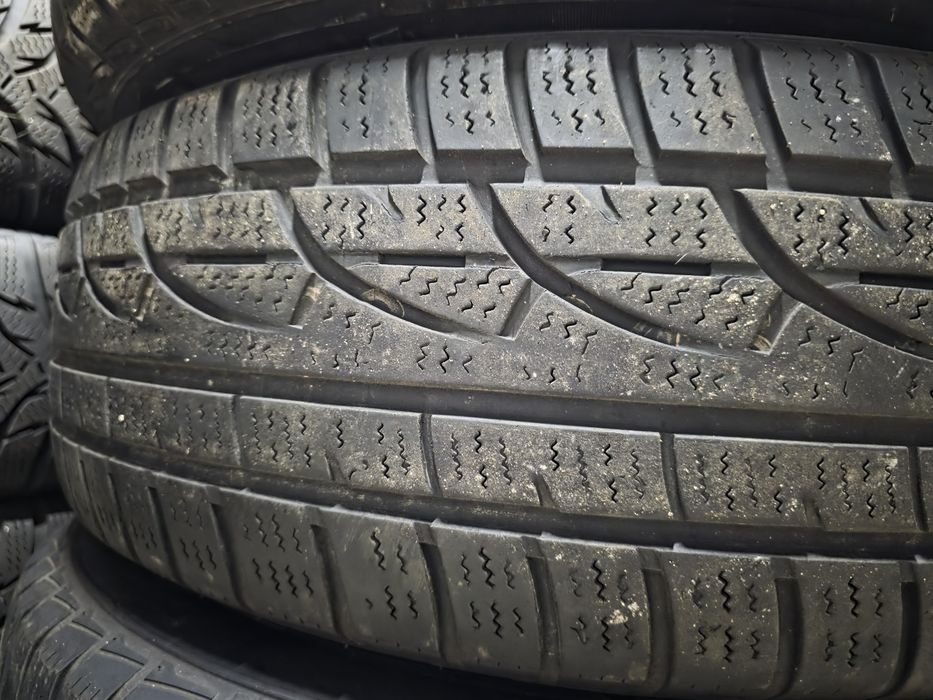 4бр Зимни гуми 215 70 16 - Hankook