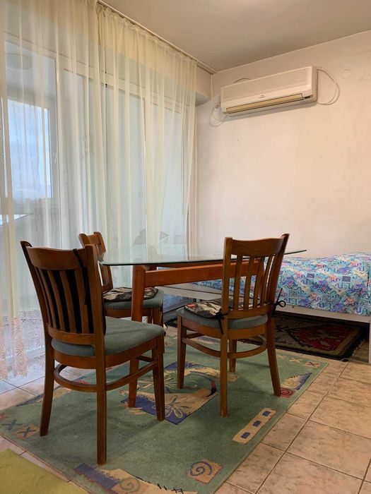 Дава се под наем Двустаен апартамент в Бургас, Център - 40 кв.м за 204 € - Снимка #2