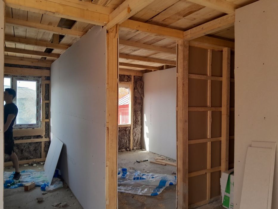 Case și cabane din lemn