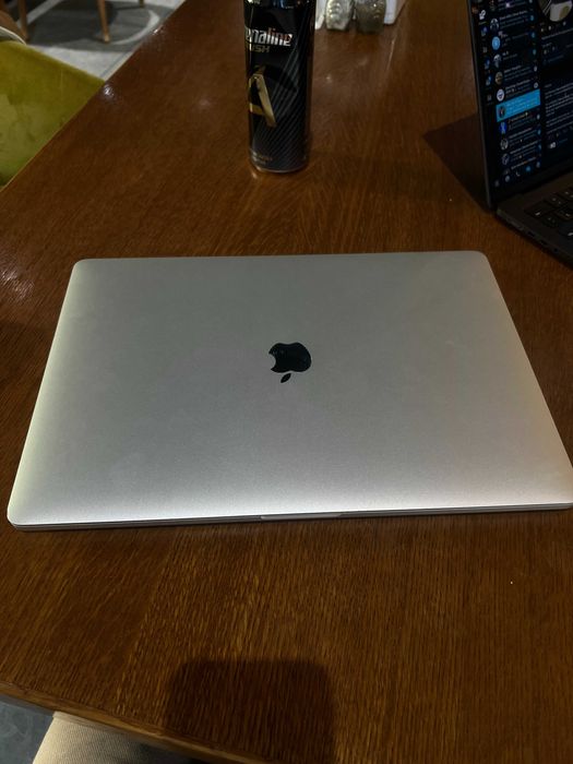 Macbook pro core i9 32/1tb