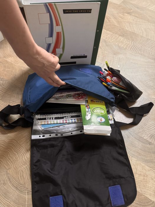 Geanta crossbag adolescent cu rechizite