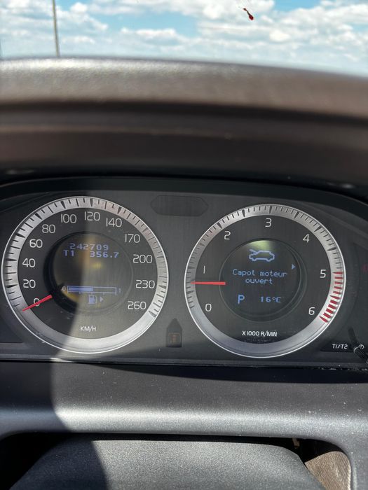Vand volvo xc60 urgent accept orice test