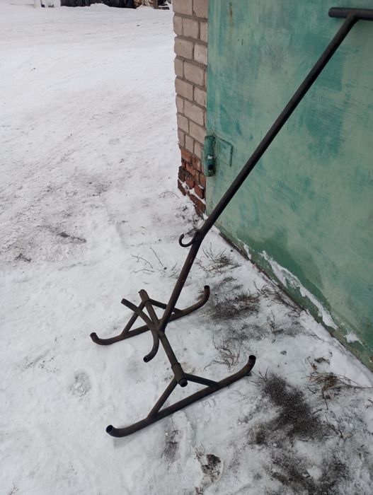 Сани для перевозки фляги.