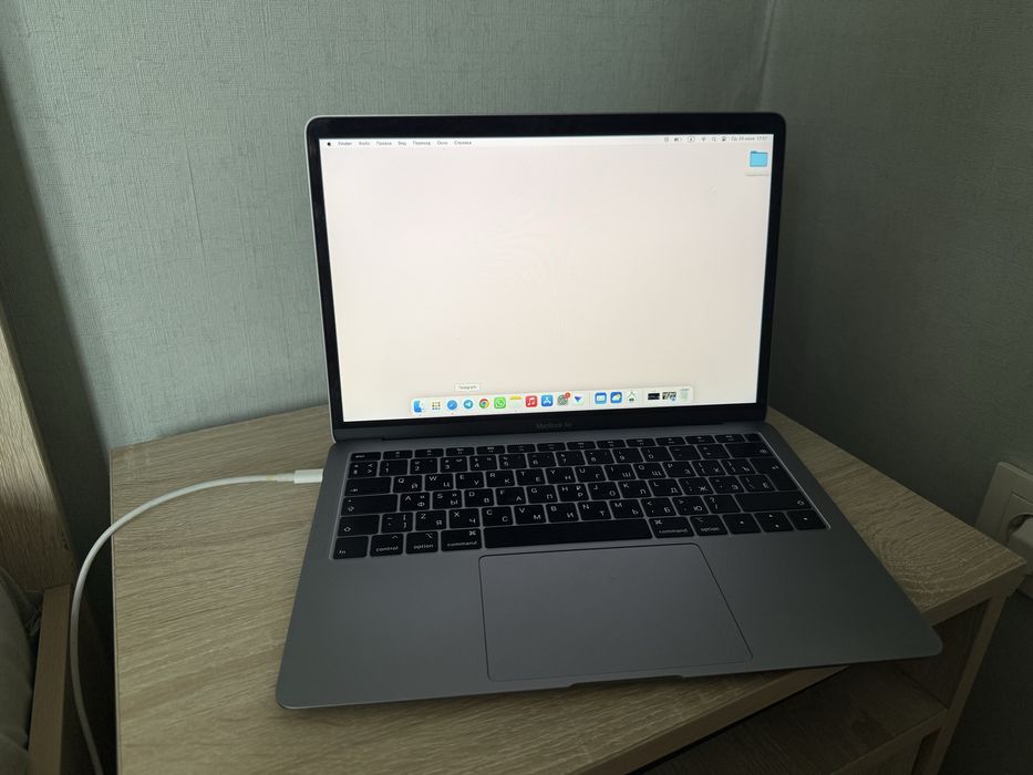MacBook Air 13 Retina 2019 i5 / 8GB