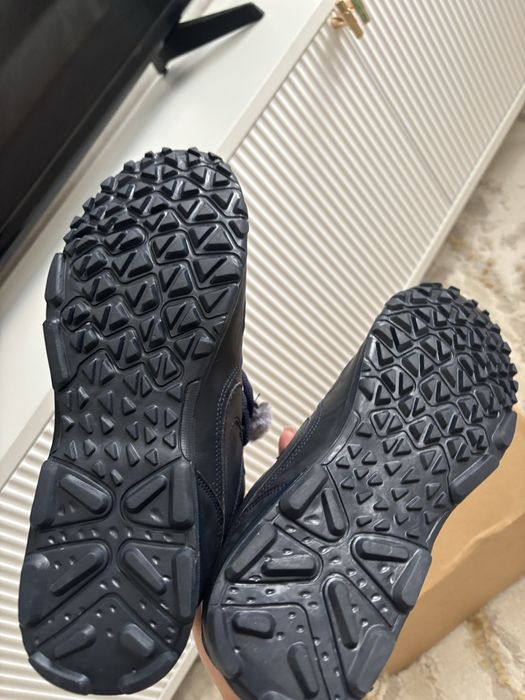 Новые кроссовки 39р