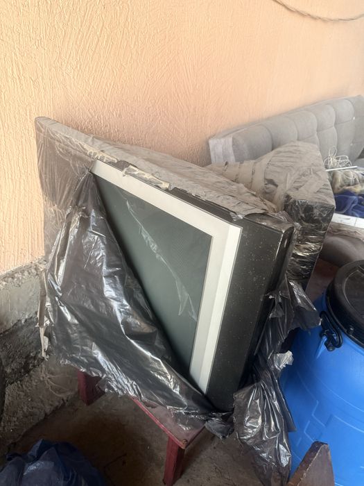 Срочно продам телевизор