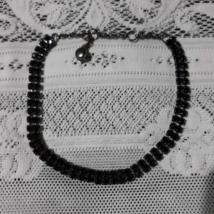 Късо черно Колие