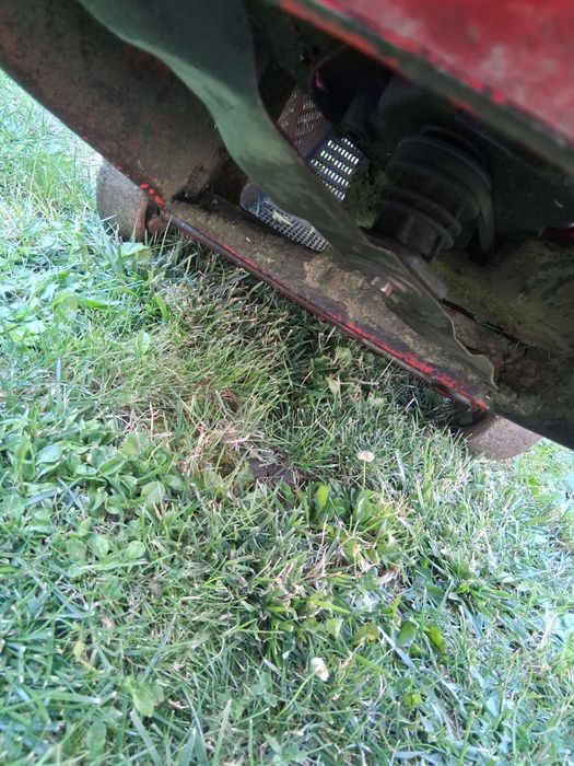Vând mașină de tuns gazon pe benzină impos Germania.
