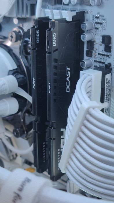 Оперативная память DDR5 Kingston Fury Beast 32GB 2x16 6000MHz Hynix A