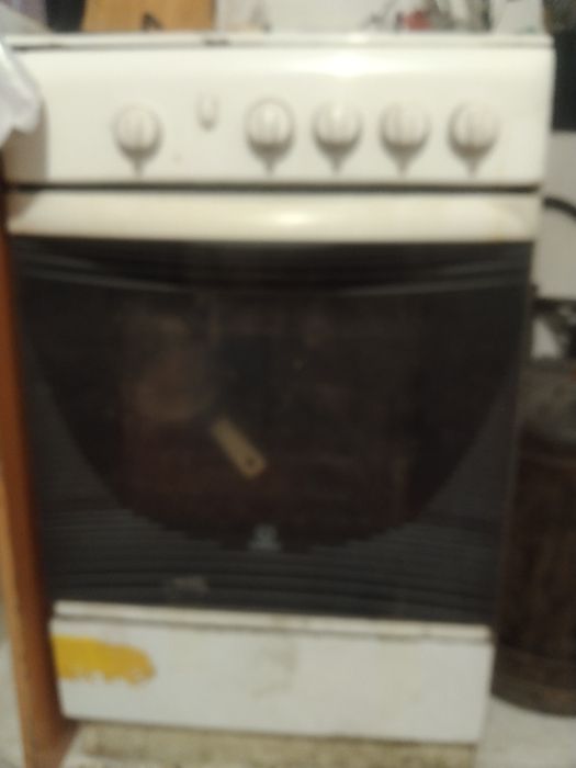 Продам газовую плиту