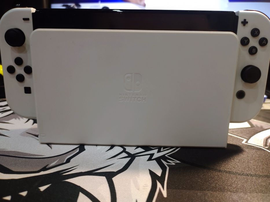 Продам Nintendo switch OLED состояние идеальное