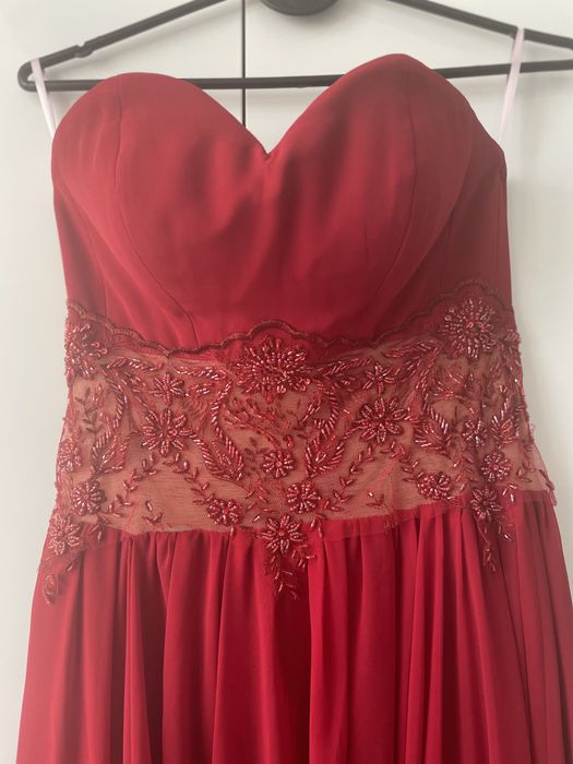 Официална червена рокля