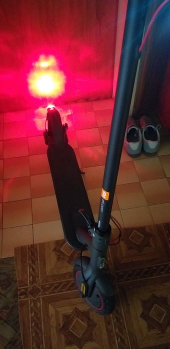 Vînd trotineta electrica XIAOMI