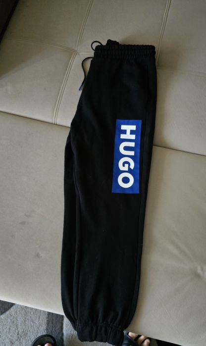 Pantaloni hugo originali