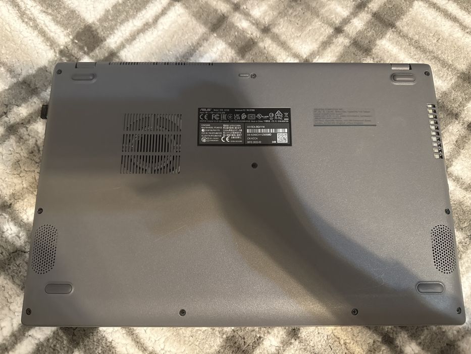Laptop asus gri