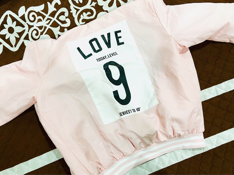 Продам бомбер Продам бомбер