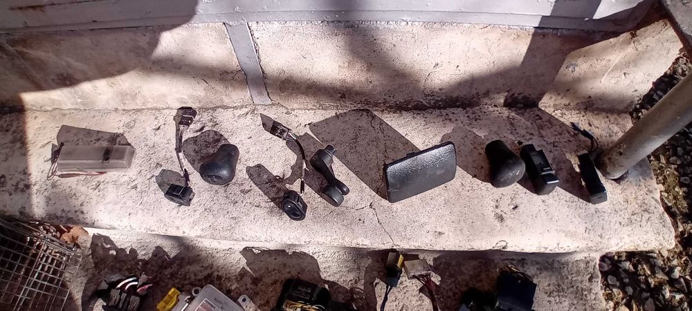 Релета и стойка за резервна гума от  Опел Фронтера 2,5 TDS д. база 98г