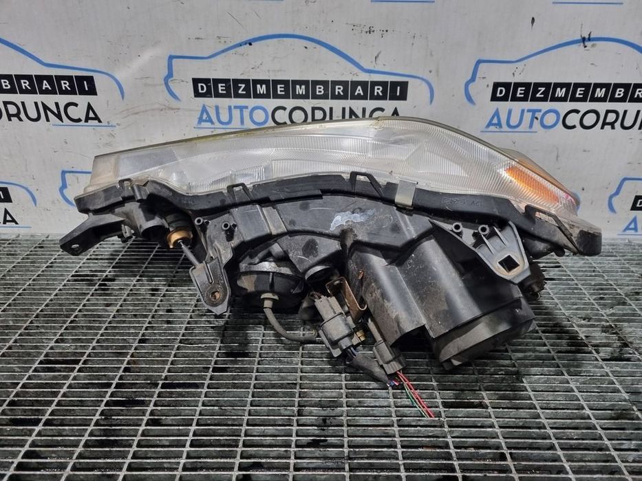 Far Dreapta Mitsubishi Outlander Facelift 2009 - 2012 SUV 4 Usi (1149) Xenon