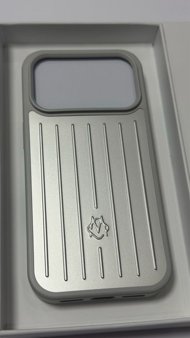 RIMOWA Aluminium Case за iPhone 17 Pro / 17 Pro Max | Луксозен алуминиев кейс | Нов