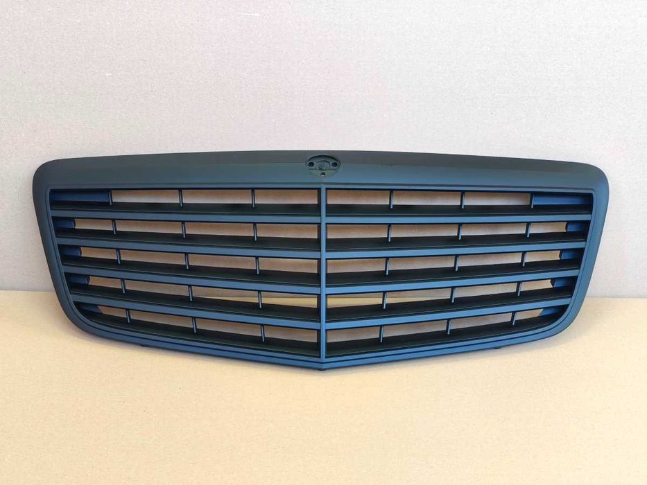 Черна решетка за Mercedes E класа W211  2007 -2009