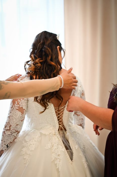 Vând rochie de mireasa stil prințesa mărimea 50 cu corset reglabil