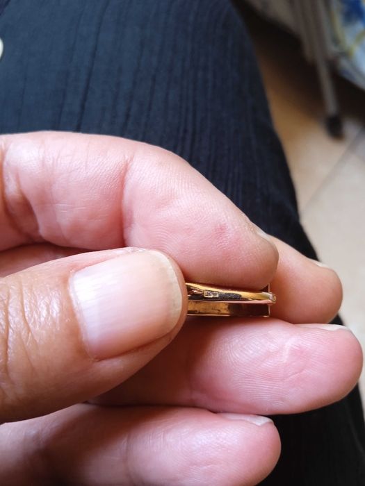 Съветски златни обеци,в много добро състояни..Цена- 380 лв.