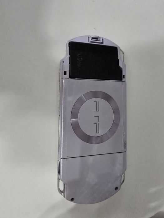 Прошитый psp 2000 торг есть