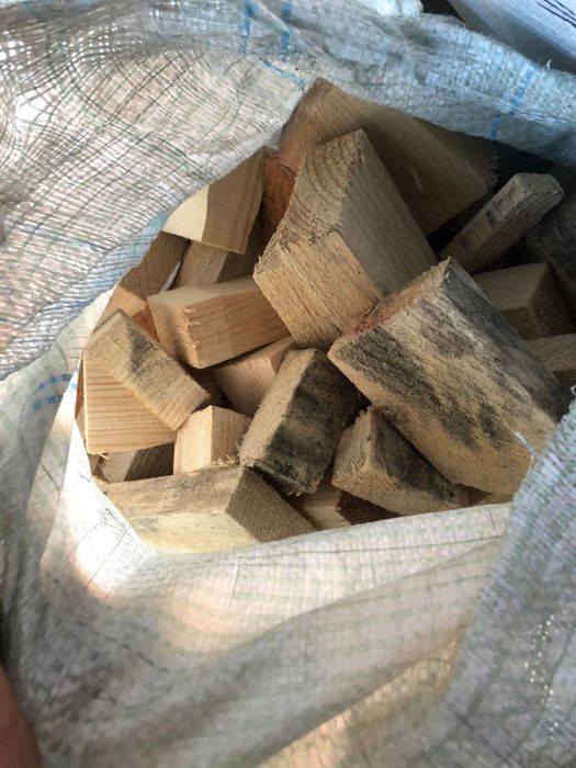 Дрова, остатки от мебели