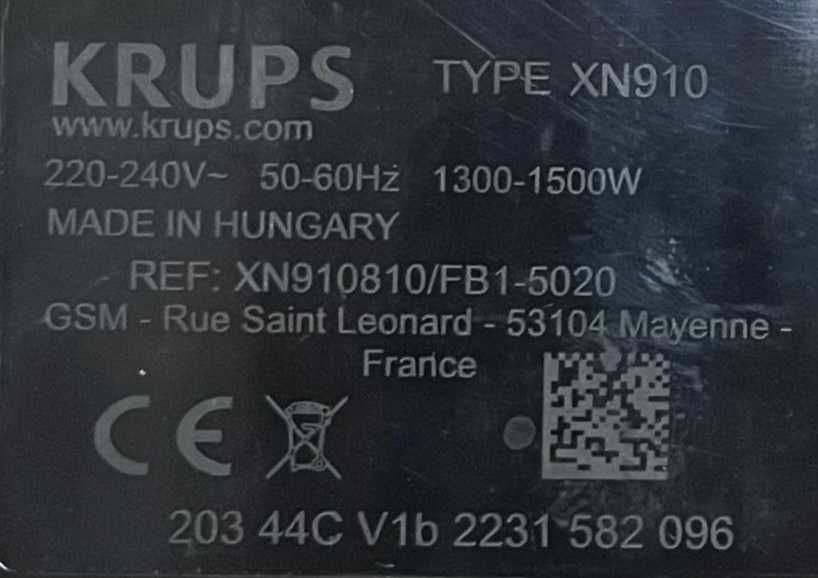 Krups Nespresso Vertuo кафемашина с капсули+подарък часовник