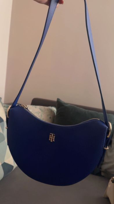 tommy hilfiger чанта