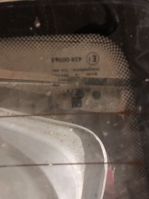 Стекла лобовые на разные авто