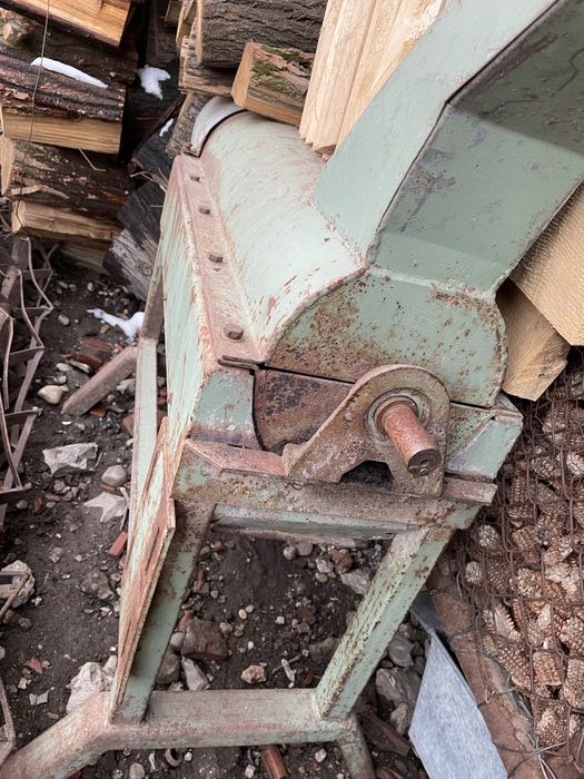 Batoza/masina de batut/curat porumb, in stare ft buna!