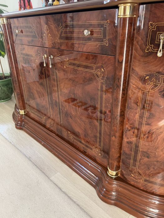 Продам консоль и шкаф