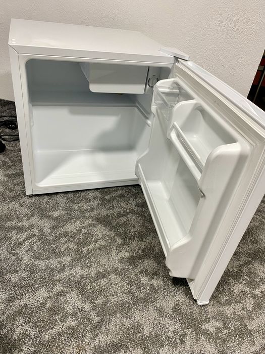 Minibar Star Light 45 L – Nefolosit  – 350 LEI