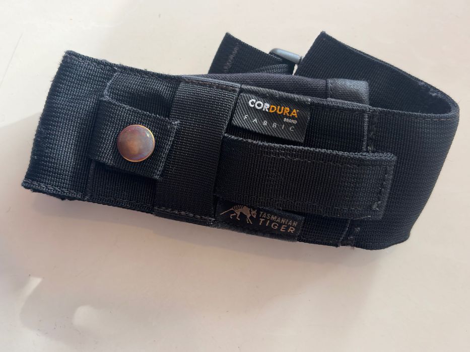 Комплект с Белезници