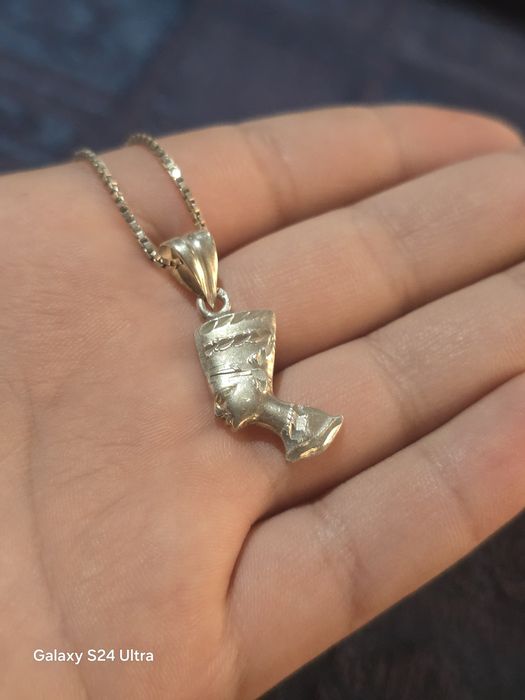 Сребърен синджир с висулка.  44см.
