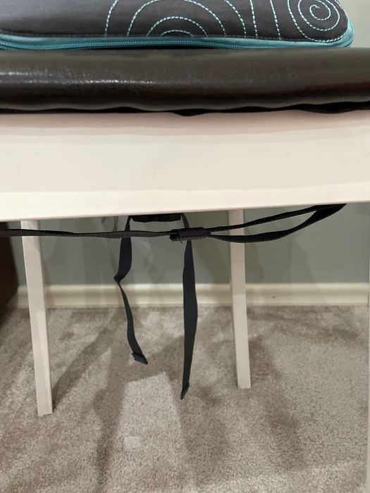 Преносимо столче за хранене с отделение за съхранение