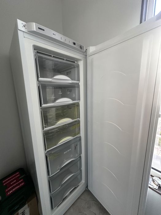 Морозильник Indesit в хорошем состоянии