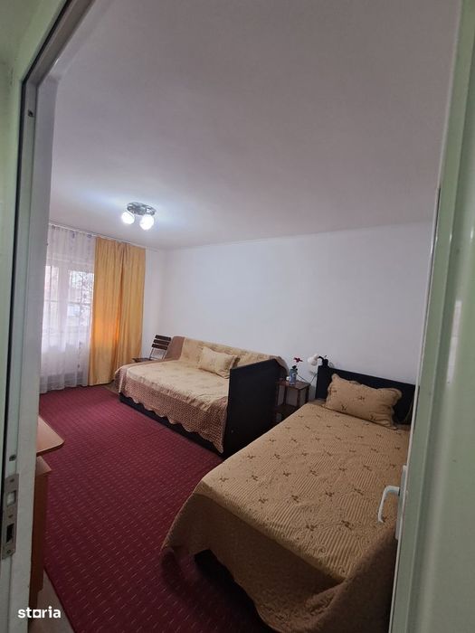 Garsoniera parter,stradala, M-uri