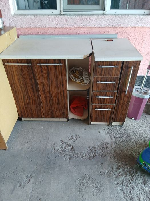 Продам кухонный шкаф