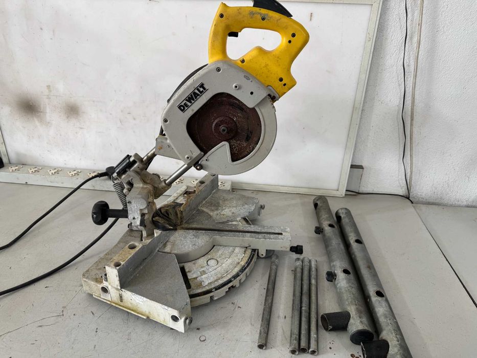 Циркуляр пендула - Dewalt 1200 W