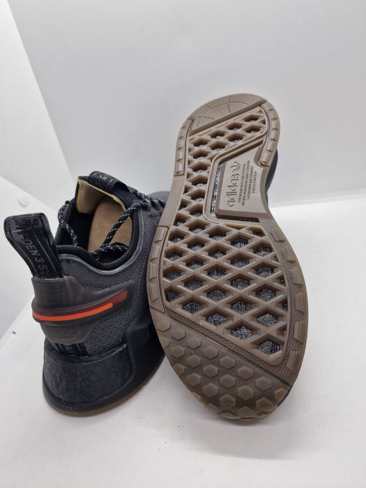 Adidas NMD V3 Leather GY4146 nr. 40