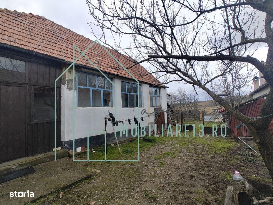 Casa romaneasca cu 1.789 mp teren in satul Deal, Calnic, jud. Alba