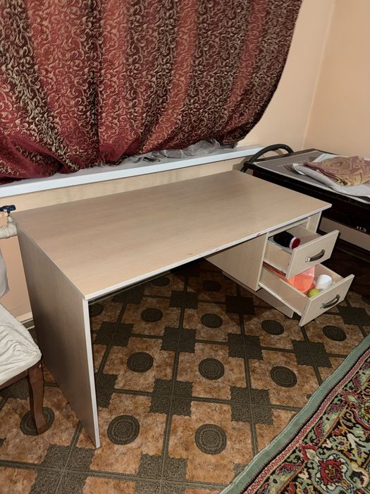 Продам писменный стол