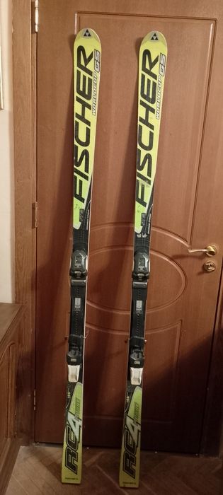 Продавам Австрийски ски